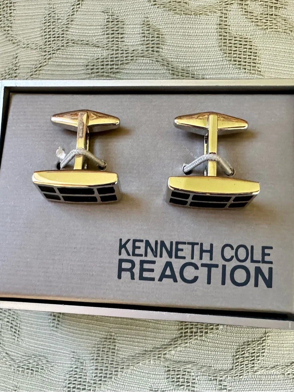 NWT Kenneth Cole Reaction Silver-Tone Rectangular Black Inlay Cufflinks